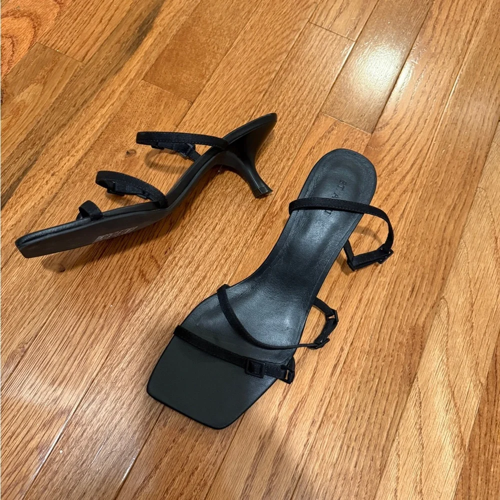 St. Agni Women's Brasserie Strappy Kitten Heel Sandals - Picture 4 of 6